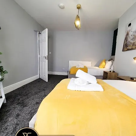 Large 5 Brh For Contractors,families And Business Free Parking Сasa de vacaciones Birmingam