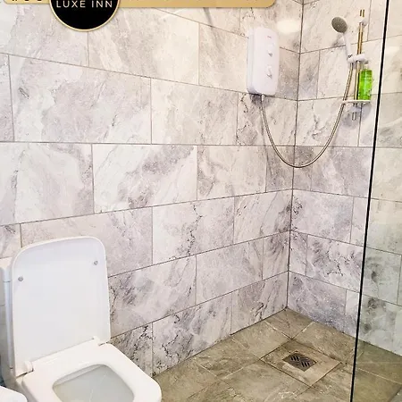 Large 5 Brh For Contractors,families And Business Free Parking * Birmingam